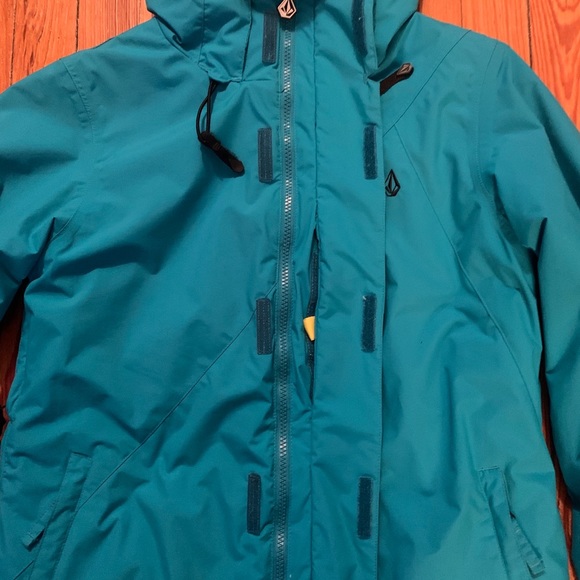 Volcom Snow Jacket - Picture 3 of 11